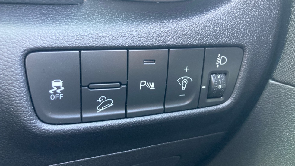 Hyundai KONA 1.0 TGDi 48V MHEV Premium 5dr Petrol Hatchback - Image 22