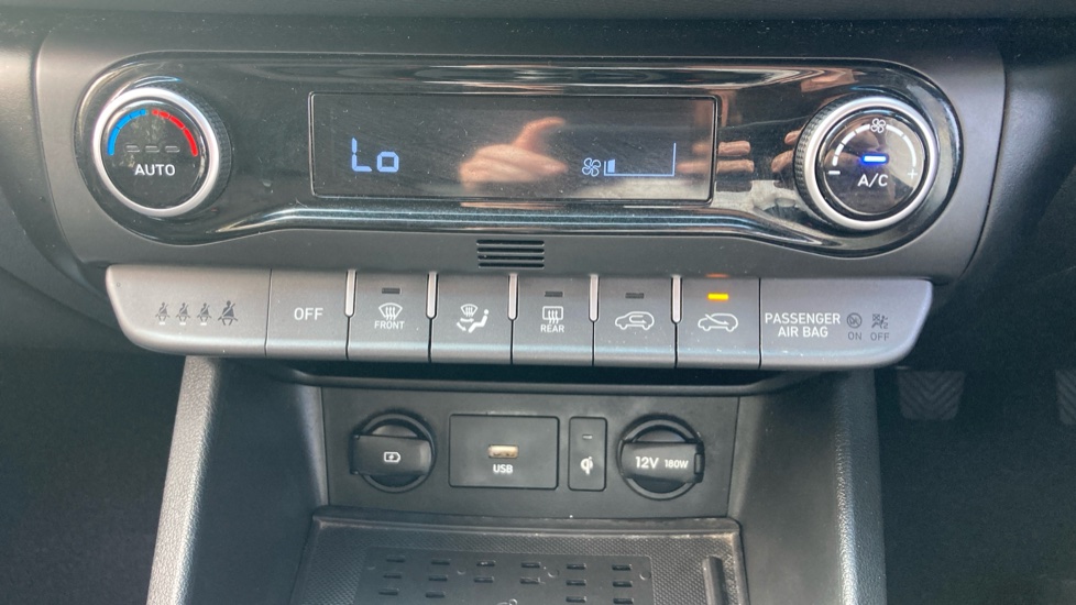 Hyundai KONA 1.0 TGDi 48V MHEV Premium 5dr Petrol Hatchback - Image 35