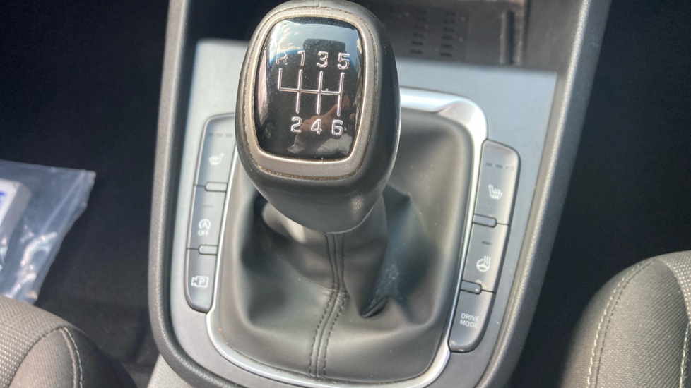 Hyundai KONA 1.0 TGDi 48V MHEV Premium 5dr Petrol Hatchback - Image 36