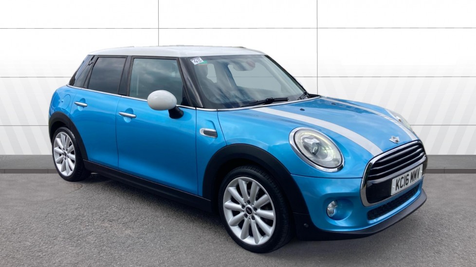 MINI Hatchback 1.5 Cooper 5dr Auto Petrol Hatchback - Image 1