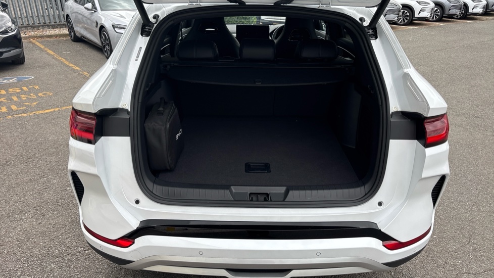 BYD Seal U 1.5 DM-i Comfort 5dr Auto Estate - Image 4