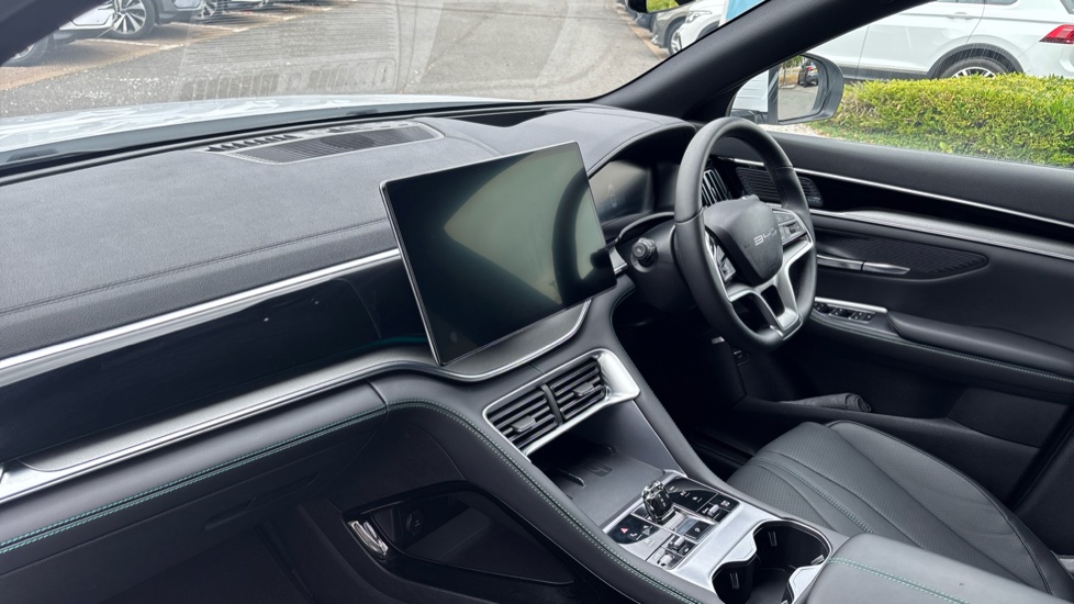 BYD Seal U 1.5 DM-i Comfort 5dr Auto Estate - Image 9