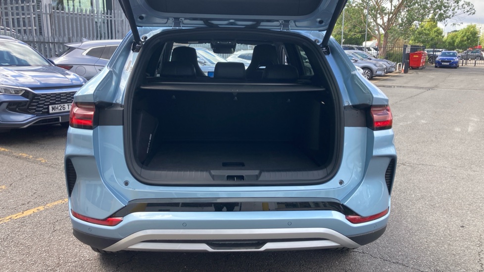 BYD Seal U 1.5 DM-i Comfort 5dr Auto Estate - Image 4