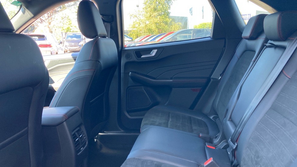 Ford Kuga 1.5 EcoBoost 150 ST-Line Edition 5dr Petrol Estate - Image 16
