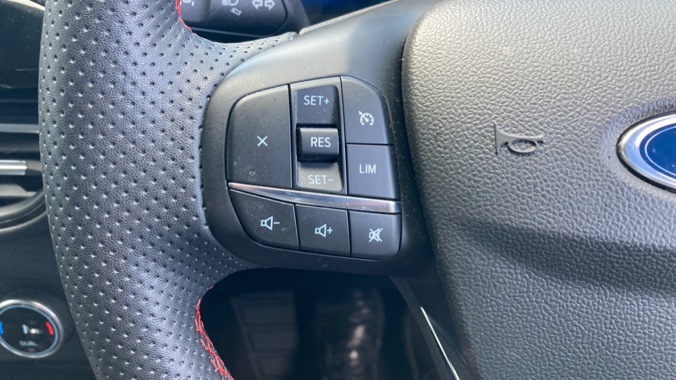 Ford Kuga 1.5 EcoBoost 150 ST-Line Edition 5dr Petrol Estate - Image 29