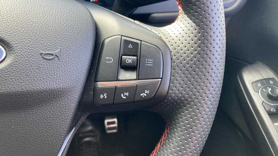 Ford Kuga 1.5 EcoBoost 150 ST-Line Edition 5dr Petrol Estate - Image 31