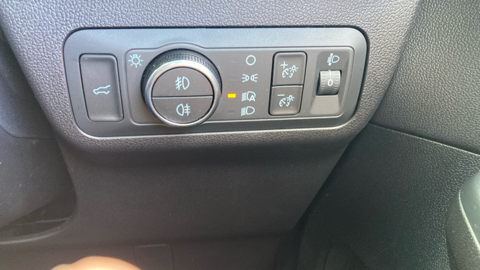 Ford Kuga 1.5 EcoBoost 150 ST-Line Edition 5dr Petrol Estate - Image 32