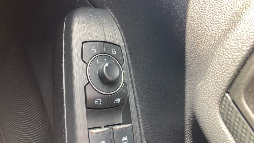 Ford Kuga 1.5 EcoBoost 150 ST-Line Edition 5dr Petrol Estate - Image 33