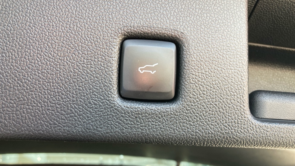 Ford Kuga 1.5 EcoBoost 150 ST-Line Edition 5dr Petrol Estate - Image 44