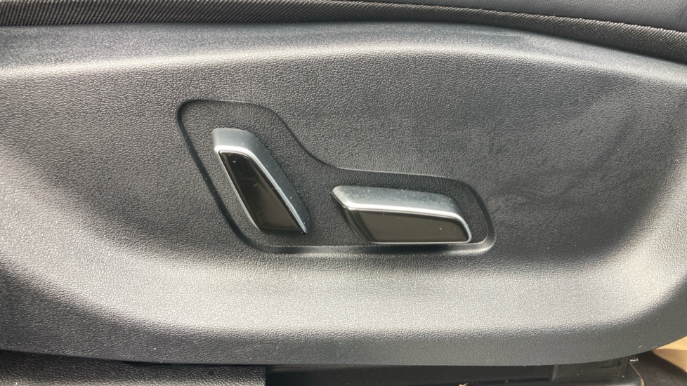 BYD Seal U 1.5 DM-i Boost 5dr Auto Estate - Image 37
