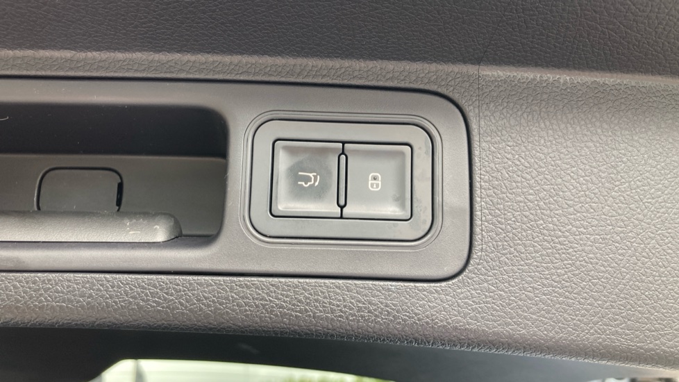 BYD Seal U 1.5 DM-i Boost 5dr Auto Estate - Image 44