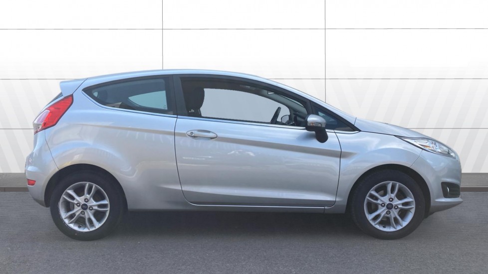 Ford Fiesta 1.25 82 Zetec 3dr Petrol Hatchback - Image 5