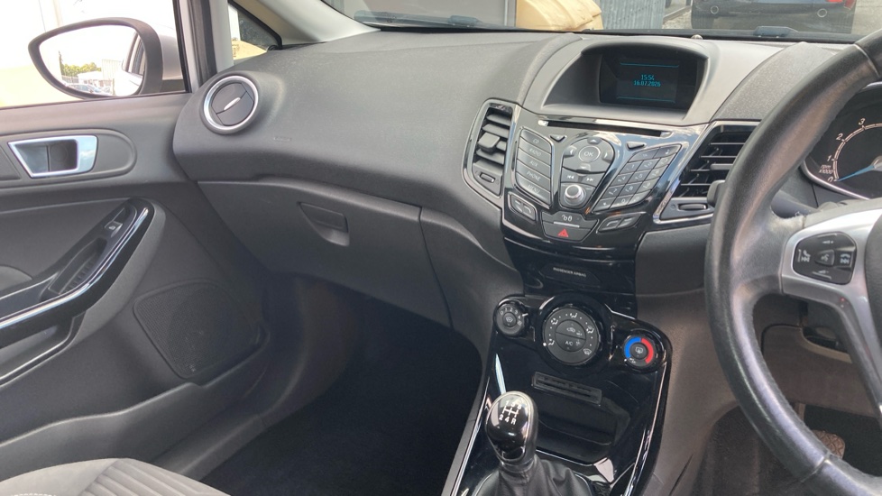 Ford Fiesta 1.25 82 Zetec 3dr Petrol Hatchback - Image 14