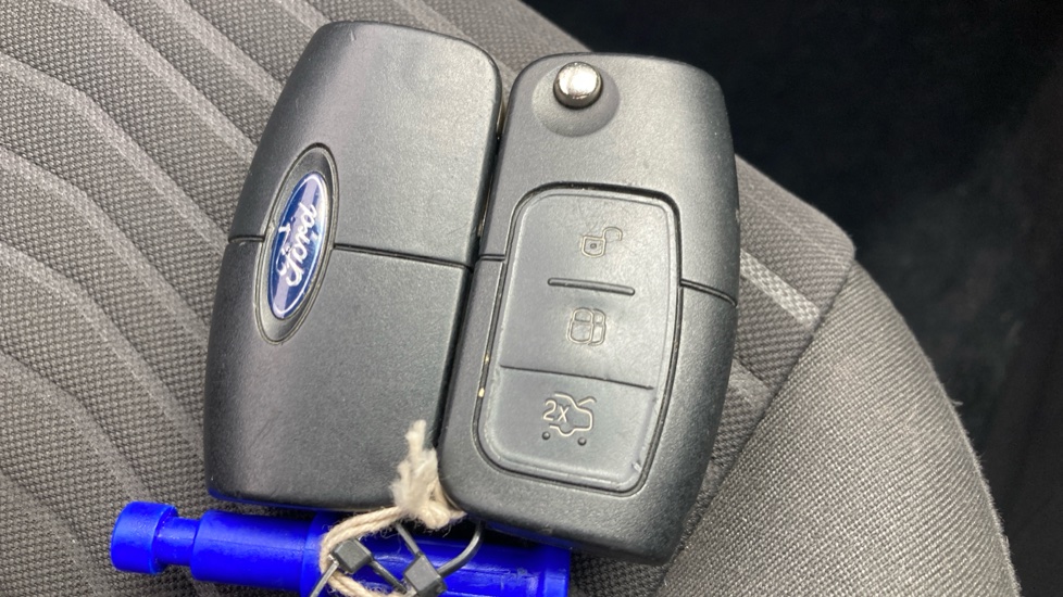 Ford Fiesta 1.25 82 Zetec 3dr Petrol Hatchback - Image 20
