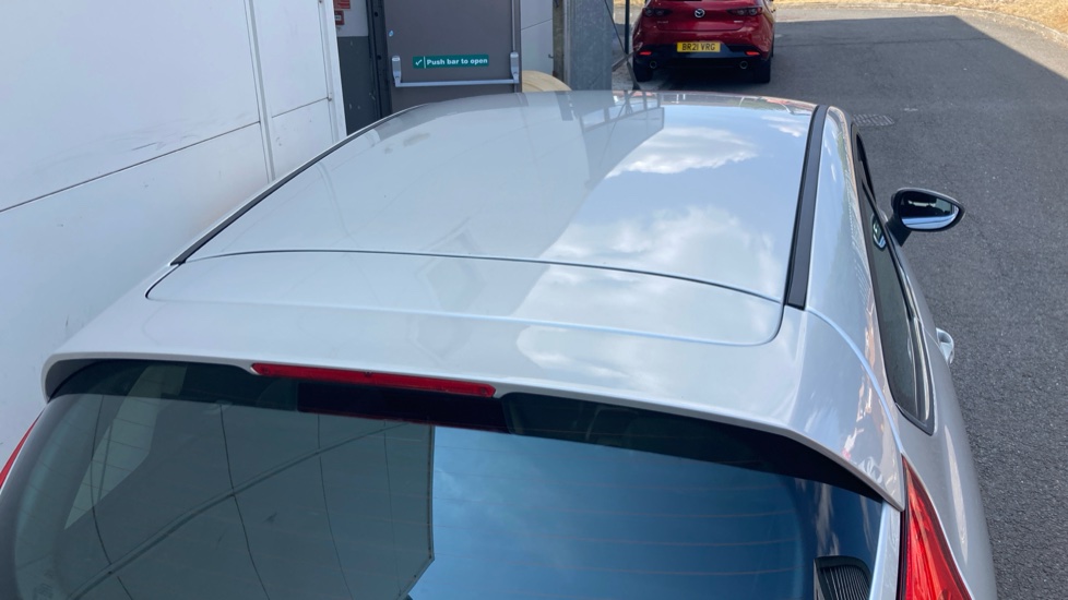 Ford Fiesta 1.25 82 Zetec 3dr Petrol Hatchback - Image 37
