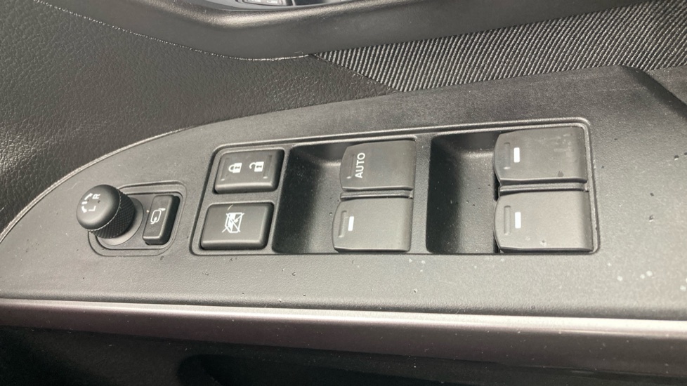 Suzuki S-Cross 1.5 Hybrid Motion 5dr AGS Hybrid Hatchback - Image 21