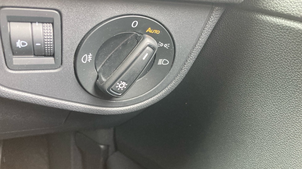 Volkswagen Polo 1.0 TSI Life 5dr Petrol Hatchback - Image 28