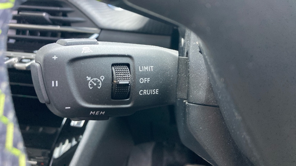 Peugeot 2008 115kW GT 54kWh 5dr Auto Electric Estate - Image 26
