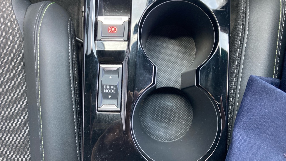 Peugeot 2008 115kW GT 54kWh 5dr Auto Electric Estate - Image 37