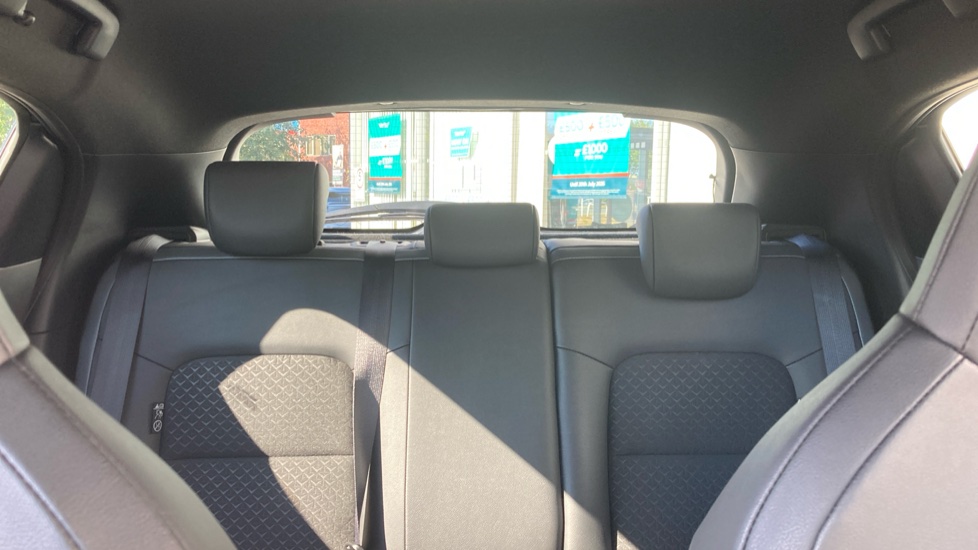 Nissan Juke 1.0 DiG-T 114 N-Connecta 5dr Petrol Hatchback - Image 15