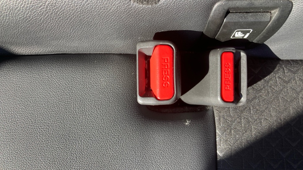 Nissan Juke 1.0 DiG-T 114 N-Connecta 5dr Petrol Hatchback - Image 17
