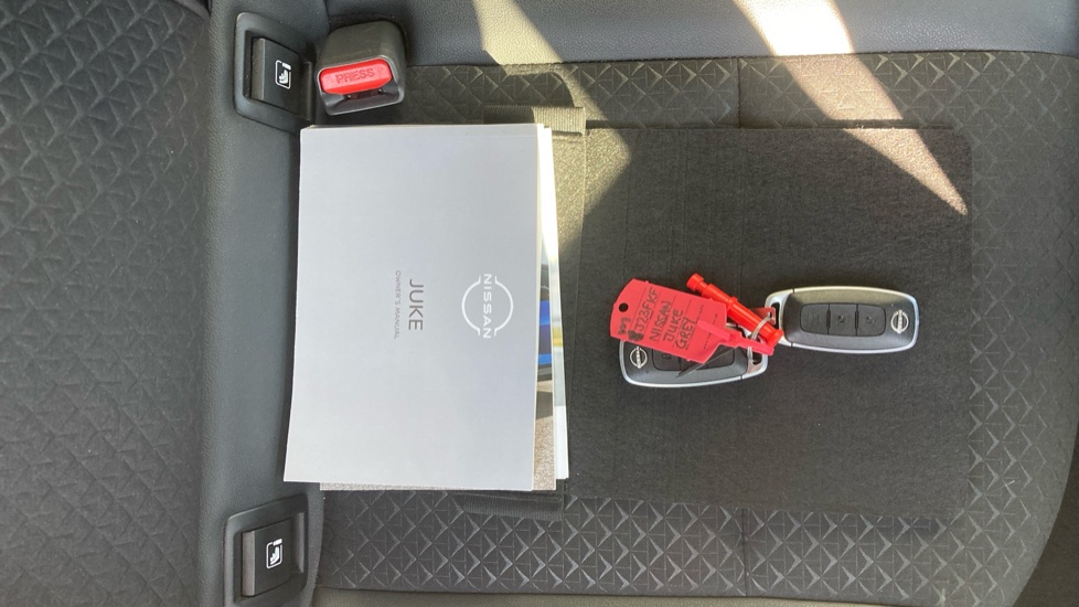 Nissan Juke 1.0 DiG-T 114 N-Connecta 5dr Petrol Hatchback - Image 19