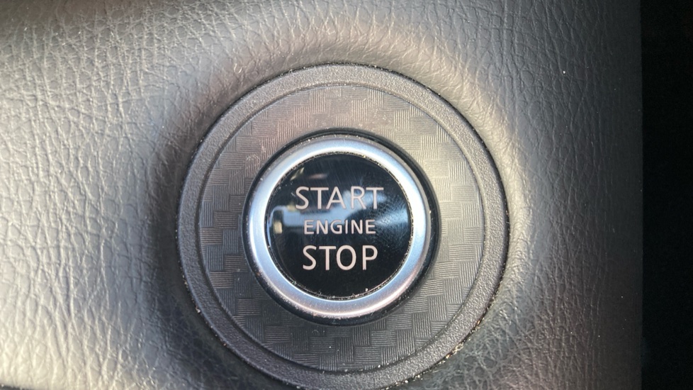 Nissan Juke 1.0 DiG-T 114 N-Connecta 5dr Petrol Hatchback - Image 28