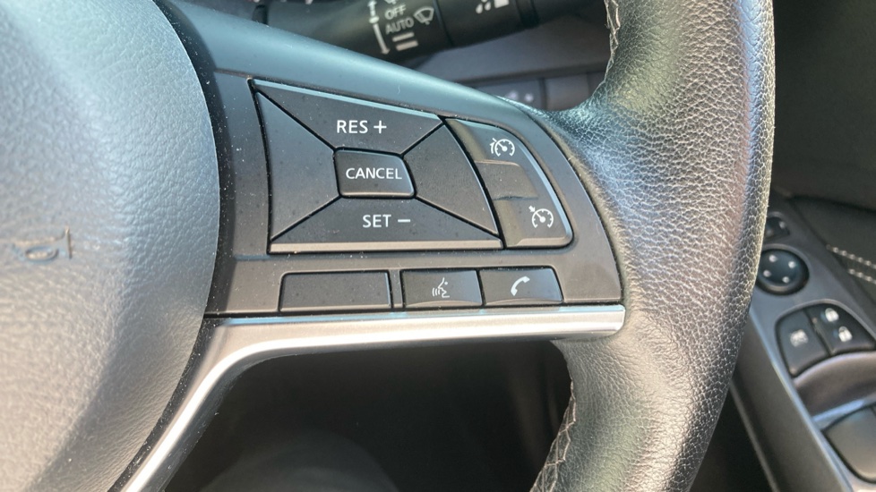 Nissan Juke 1.0 DiG-T 114 N-Connecta 5dr Petrol Hatchback - Image 31