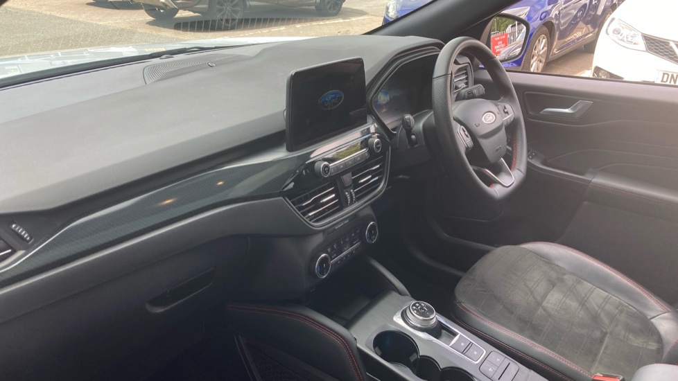 Ford Kuga 2.5 FHEV ST-Line X Edition 5dr CVT Hybrid Estate - Image 9