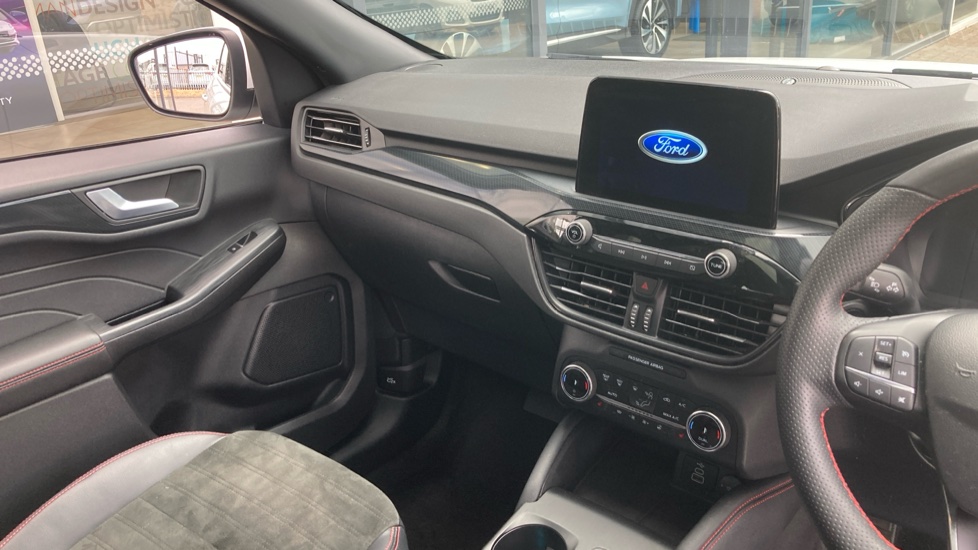 Ford Kuga 2.5 FHEV ST-Line X Edition 5dr CVT Hybrid Estate - Image 14