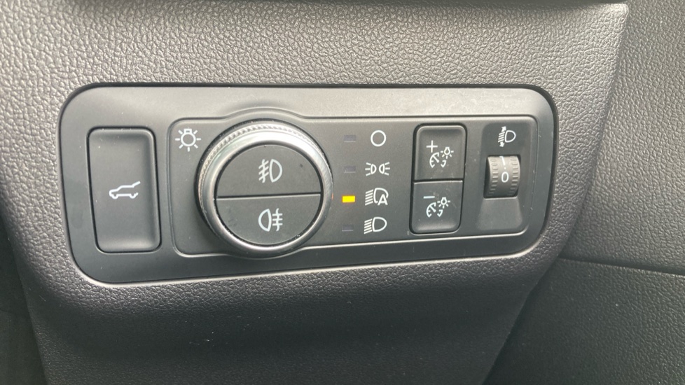 Ford Kuga 2.5 FHEV ST-Line X Edition 5dr CVT Hybrid Estate - Image 22