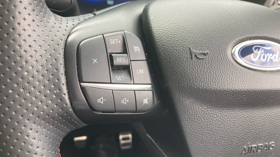 Ford Kuga 2.5 FHEV ST-Line X Edition 5dr CVT Hybrid Estate - Image 24