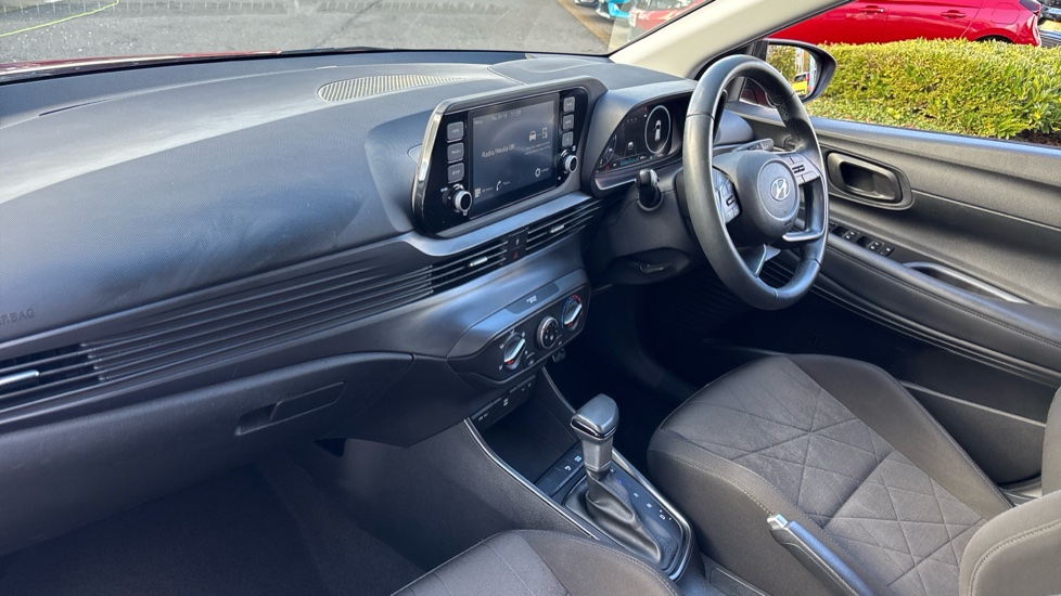 Hyundai BAYON 1.0 TGDi 48V MHEV SE Connect 5dr DCT Petrol Hatchback - Image 9