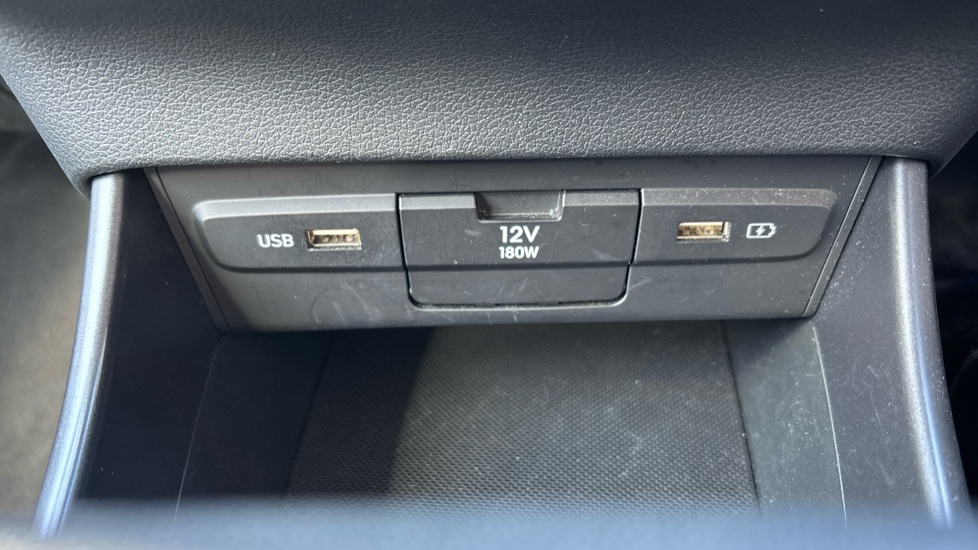 Hyundai BAYON 1.0 TGDi 48V MHEV SE Connect 5dr DCT Petrol Hatchback - Image 31