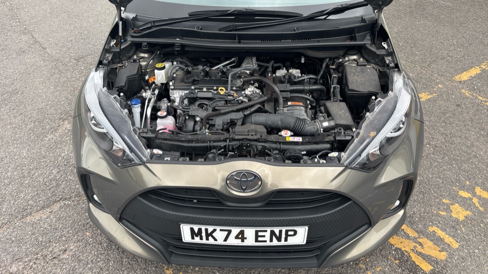 Toyota Yaris 1.5 Hybrid Icon 5dr CVT Hybrid Hatchback - Image 8