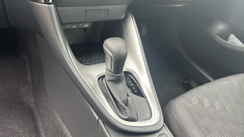 Toyota Yaris 1.5 Hybrid Icon 5dr CVT Hybrid Hatchback - Image 13