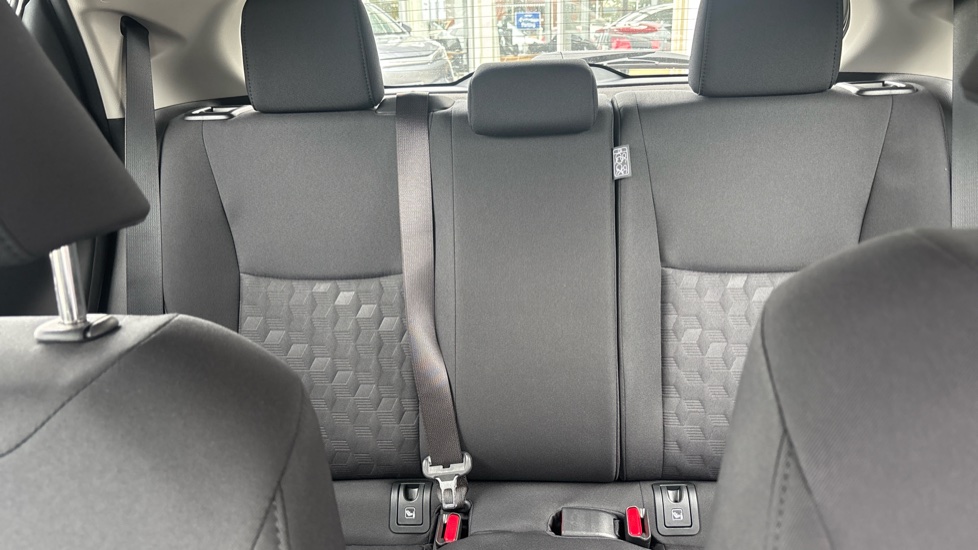 Toyota Yaris 1.5 Hybrid Icon 5dr CVT Hybrid Hatchback - Image 15