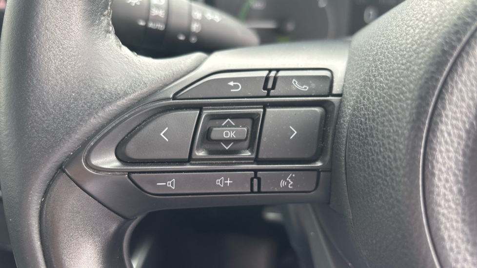 Toyota Yaris 1.5 Hybrid Icon 5dr CVT Hybrid Hatchback - Image 24