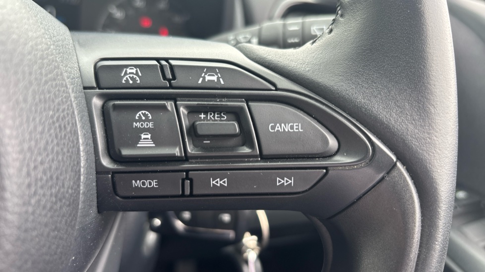 Toyota Yaris 1.5 Hybrid Icon 5dr CVT Hybrid Hatchback - Image 25