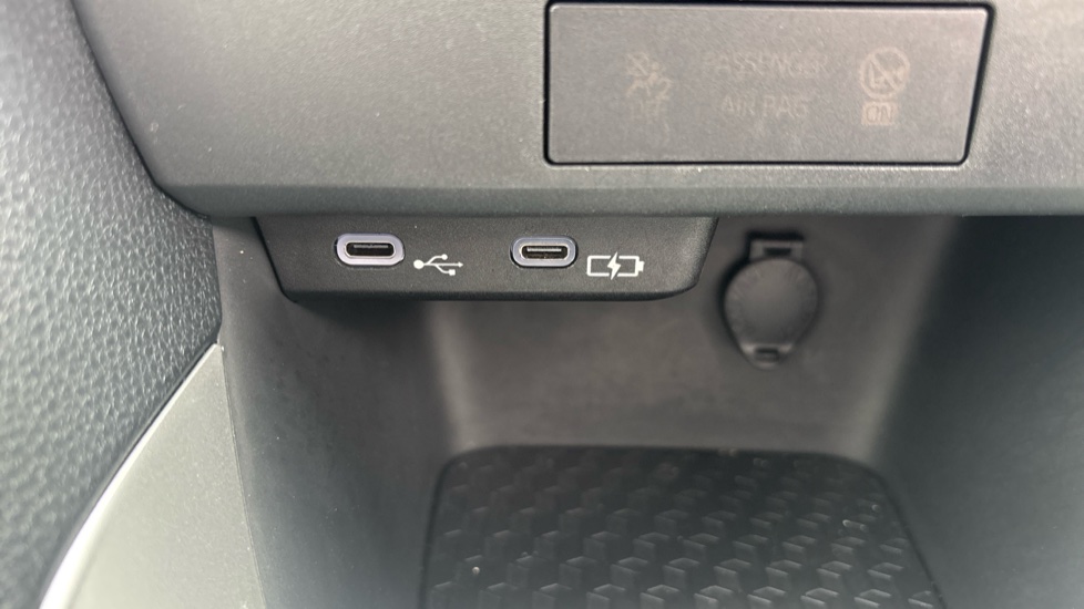 Toyota Yaris 1.5 Hybrid Icon 5dr CVT Hybrid Hatchback - Image 27