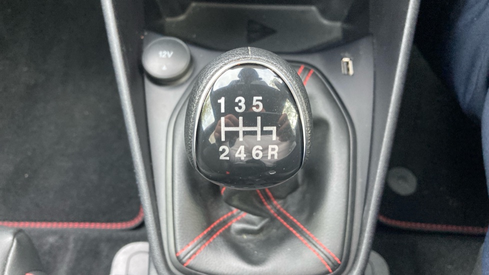 Ford Fiesta 1.0 EcoBoost Hybrid mHEV 125 ST-Line X 5dr Petrol Hatchback - Image 31