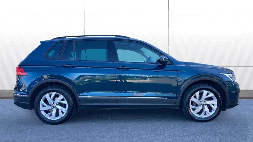 Volkswagen Tiguan 1.5 TSI 150 Life 5dr DSG Petrol Estate - Image 5