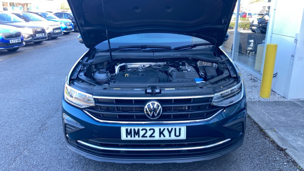 Volkswagen Tiguan 1.5 TSI 150 Life 5dr DSG Petrol Estate - Image 8