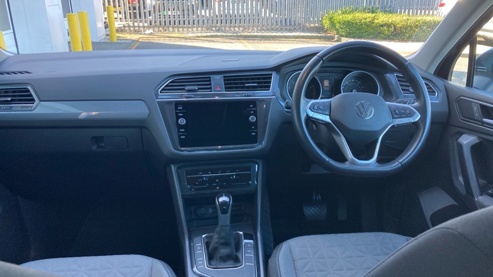 Volkswagen Tiguan 1.5 TSI 150 Life 5dr DSG Petrol Estate - Image 10