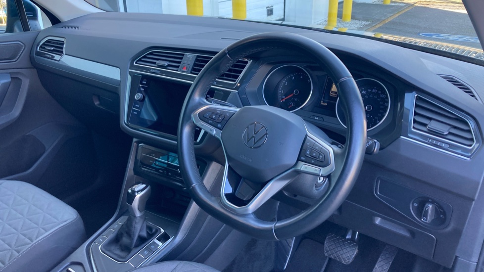 Volkswagen Tiguan 1.5 TSI 150 Life 5dr DSG Petrol Estate - Image 11
