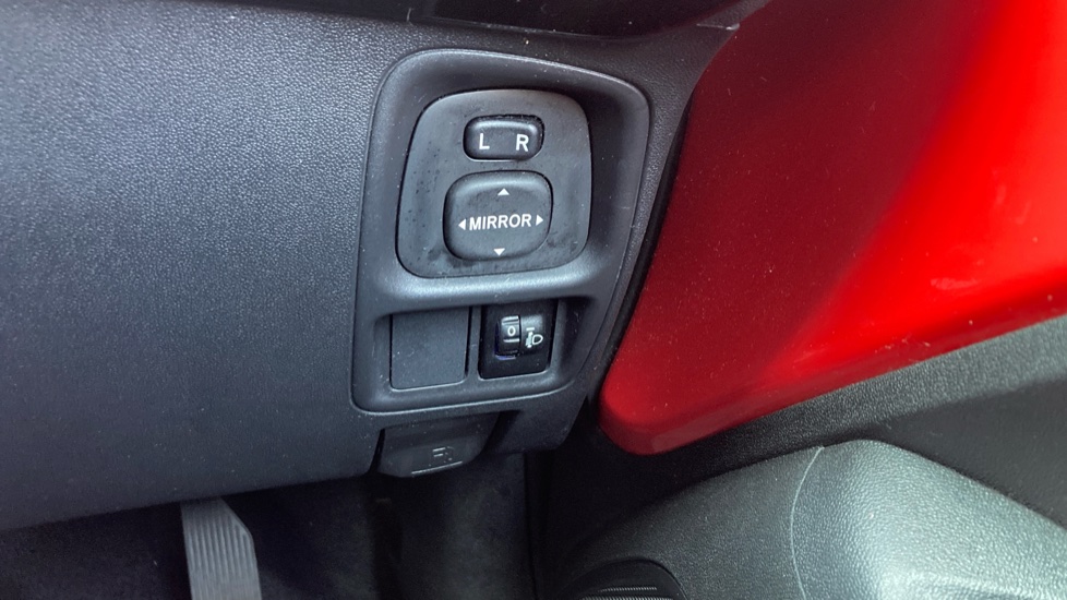 Toyota Aygo 1.0 VVT-i X-Cite 4 5dr Petrol Hatchback - Image 26