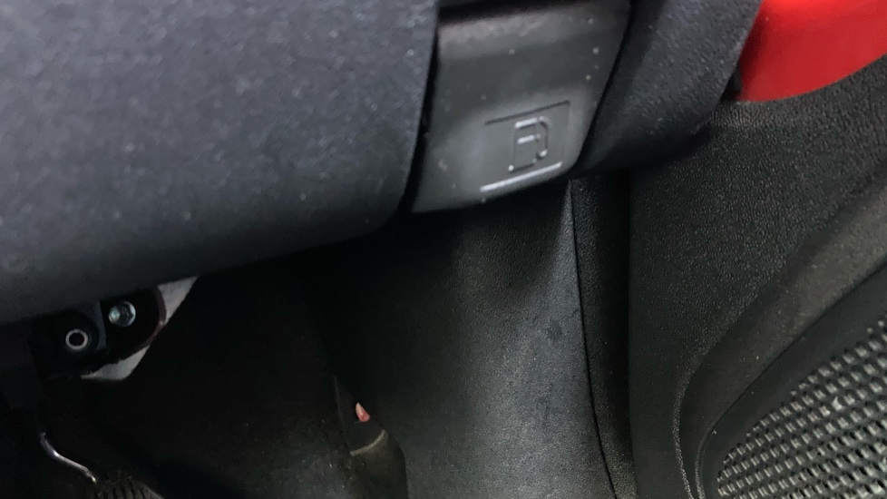 Toyota Aygo 1.0 VVT-i X-Cite 4 5dr Petrol Hatchback - Image 28