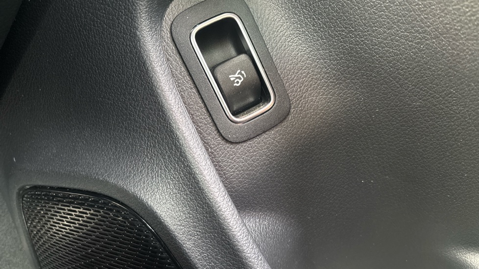 Mercedes-Benz CLA 180 AMG Line Premium 4dr Tip Auto Petrol Saloon - Image 24