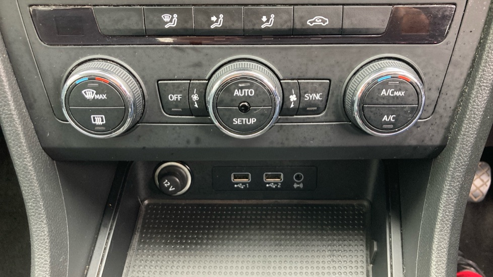 SEAT Ateca 1.4 EcoTSI SE 5dr Petrol Estate - Image 36
