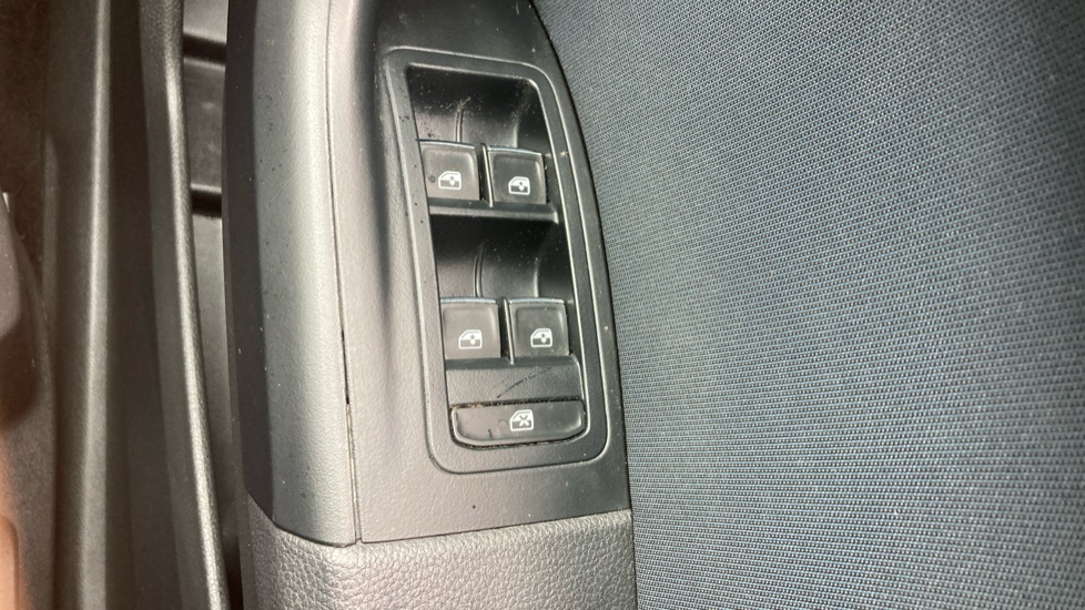 SEAT Ateca 1.4 EcoTSI SE 5dr Petrol Estate - Image 45